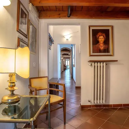 Bed & Breakfast Mdr Gia Via Larga 3*